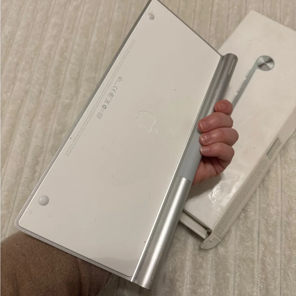 Apple sleek wireless